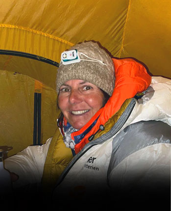 2-Gerlinde Kaltenbrunner Slide background